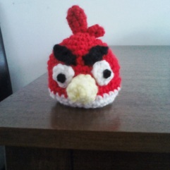 http://www.queeniechan.com/2011/11/24/angry-birds-free-crochet-pattern/